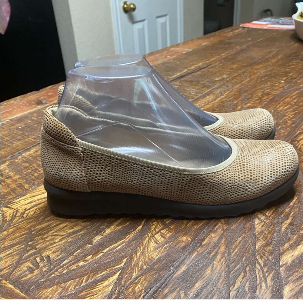 Vaneli Printed Leather Wedge Pumps Donia Taupe Tan Slip On Loafers Size 7.5 - Picture 5 of 10